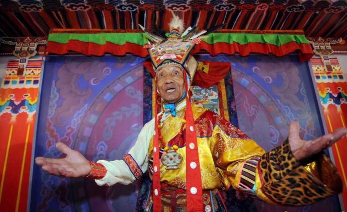 千年史诗说唱艺人的追寻困惑