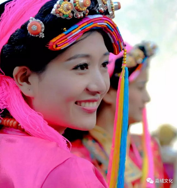 嘉绒藏族女人头帕的来历