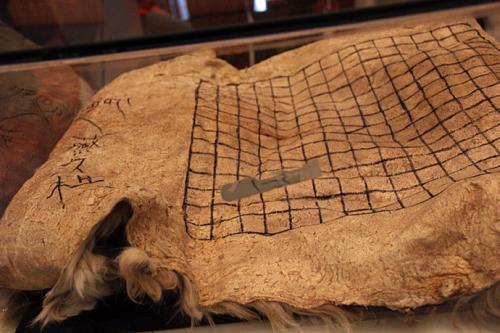 西藏当雄墓地出土的围棋子等显示与中原文化交往交流