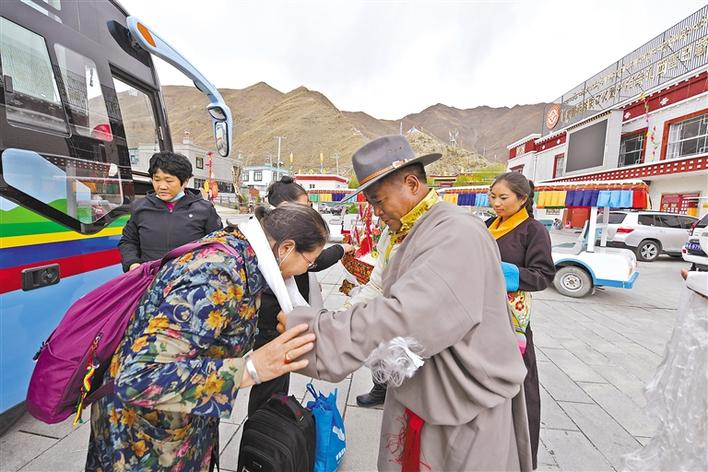 “藏戏第一村”：民宿牵手非遗 赋彩美好生活