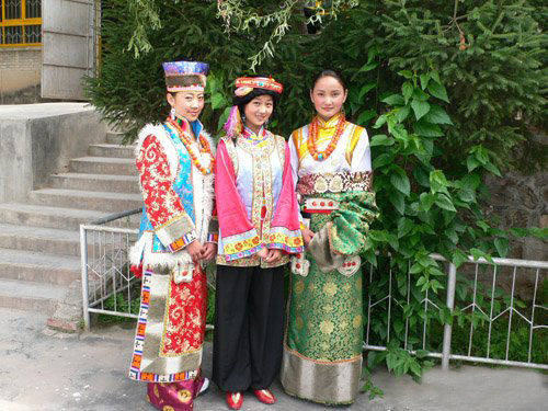 多姿多彩的迭部服饰