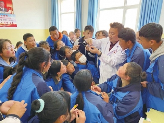 潜心做一名藏医药事业的追梦人 ——记海南州兴海县藏医院院长周拉太