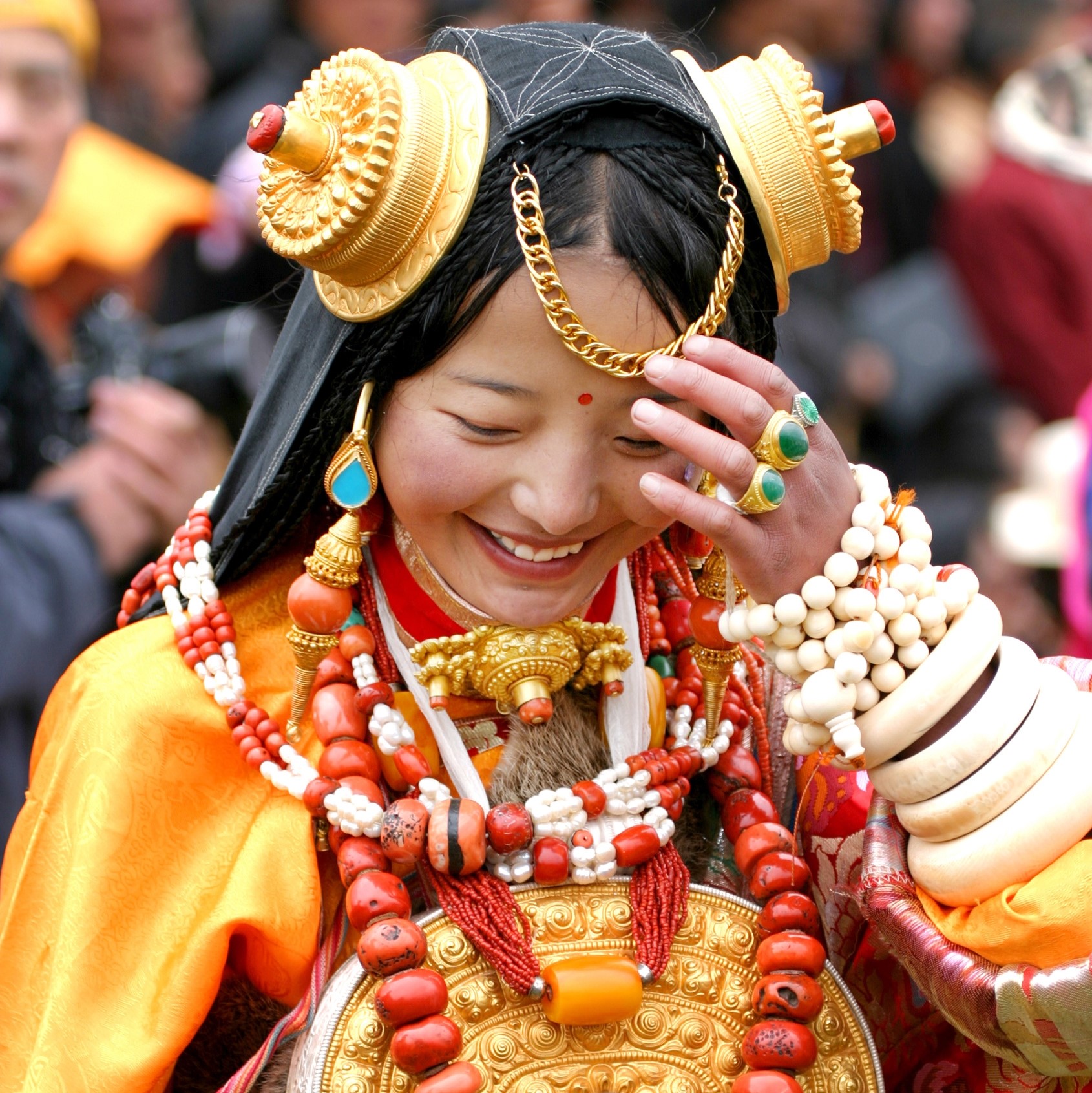 这些发式和饰物独具特色